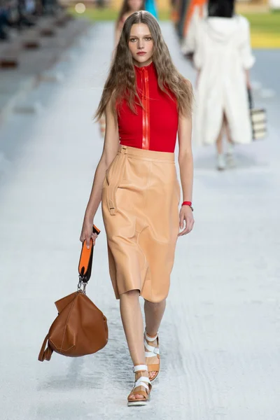 Look 30
